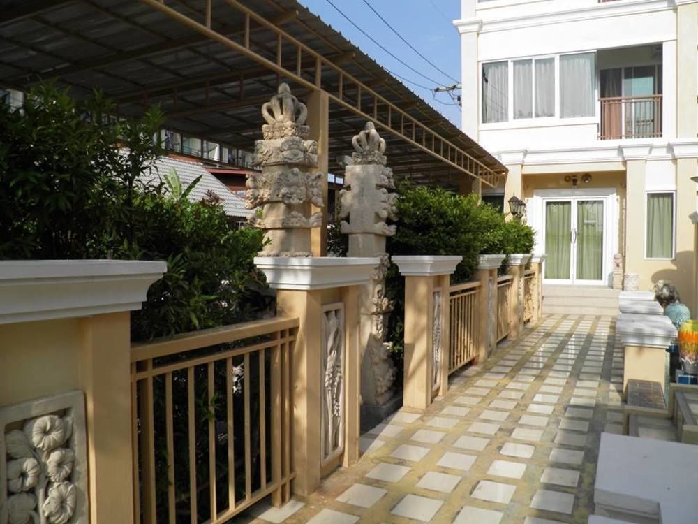 Chivapuri Residence Bangsaen Chonburi Exterior photo